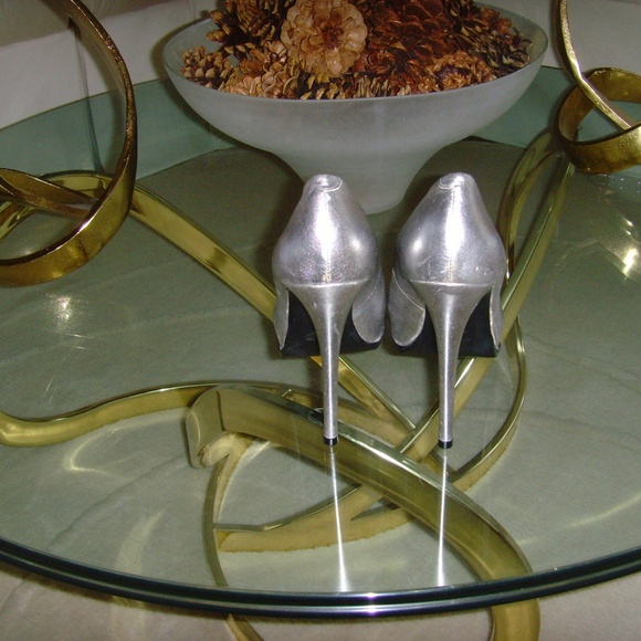 Pour La Victoire Metallic Silver Irina Pumps - 9 NEW - Picture 6 of 14